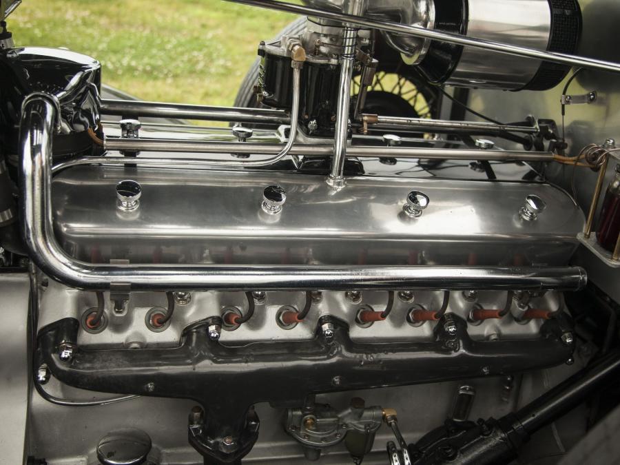  Marmon Sixteen Victoria Coupe 1932 года  (фото 16 из 19)